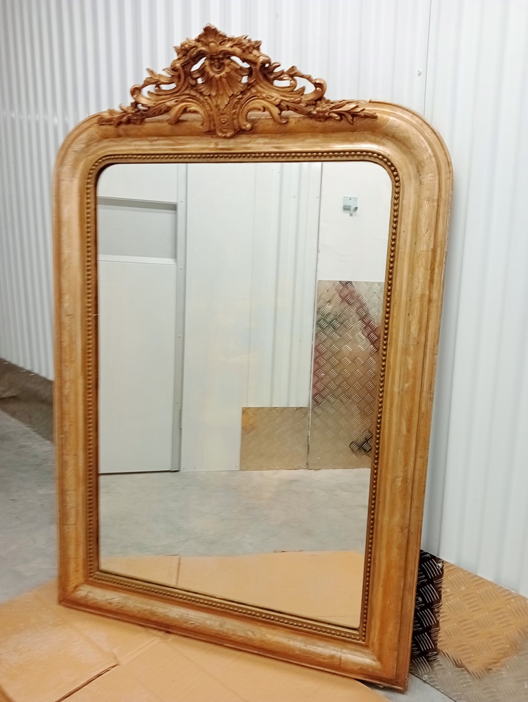 Miroir mural � fronton et moulures en bois dor�es 300 Sannois (95)