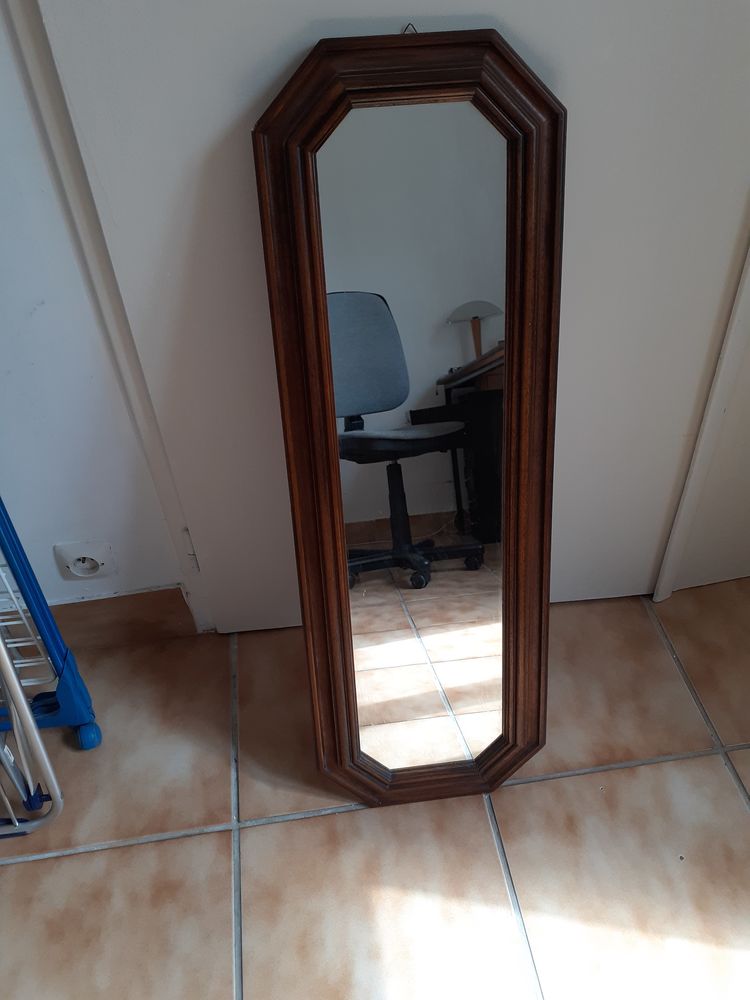 MIROIR mural vertical
7 Bourg-l�s-Valence (26)