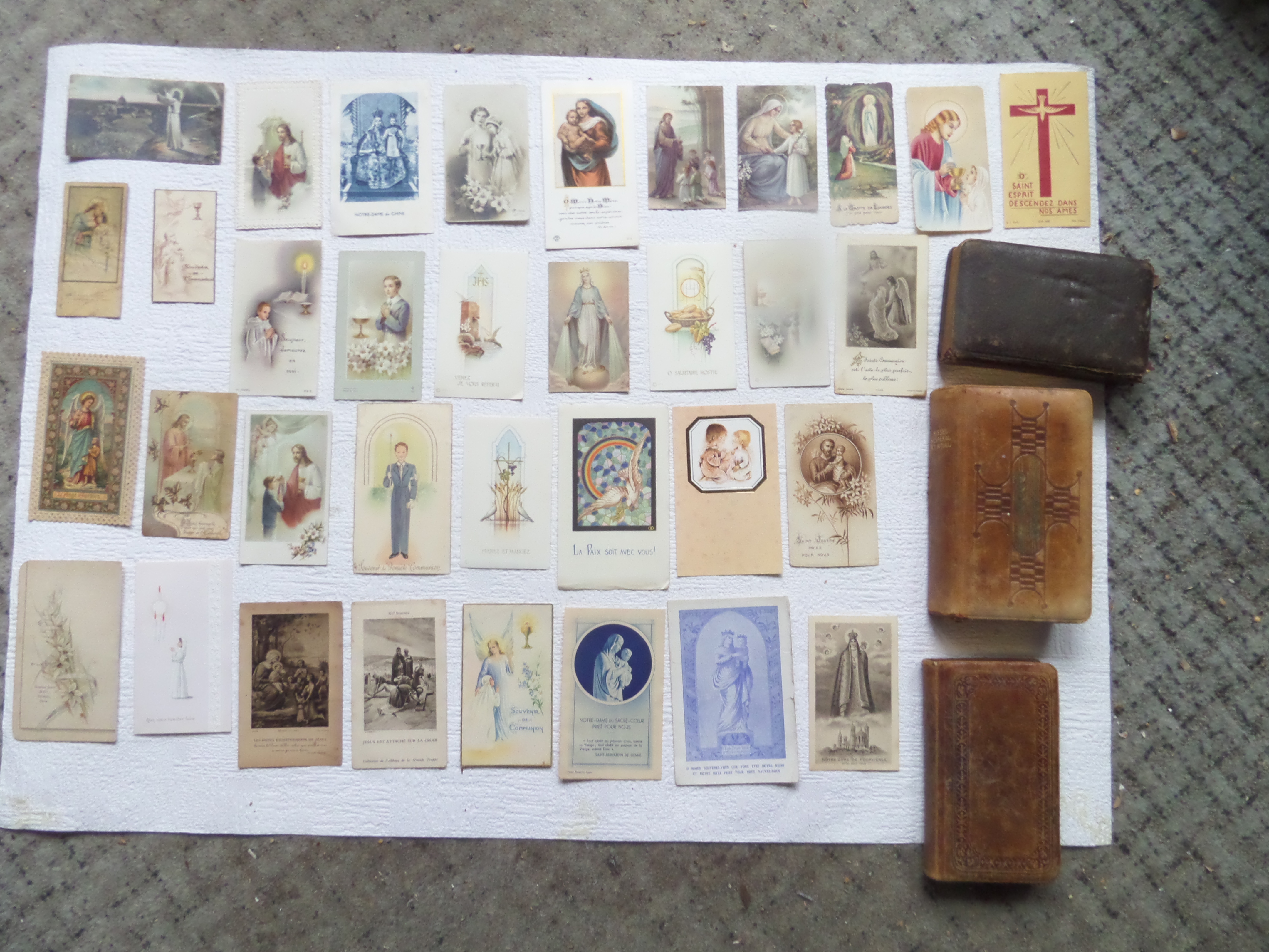 3 misels et 35 images religieuses
30 Lyon 8 (69)