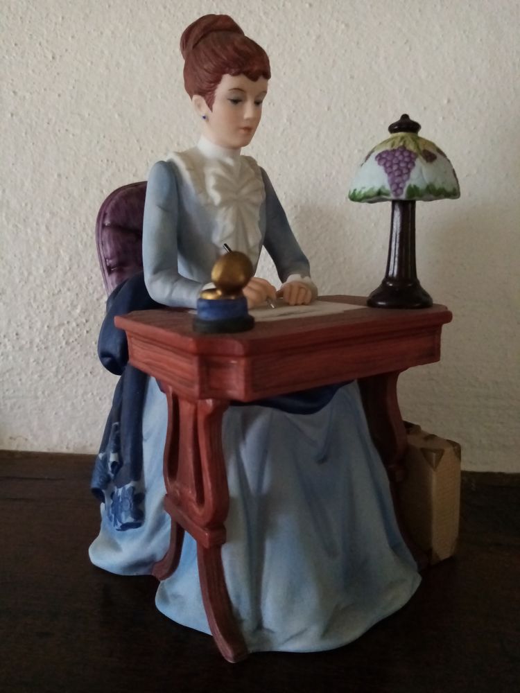 Miss  ALBEE de chez AVON 35 Leg� (44)