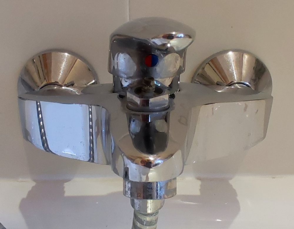 Mitigeur de baignoire Jacob Delafon 20 Charbonni�res-les-Bains (69)