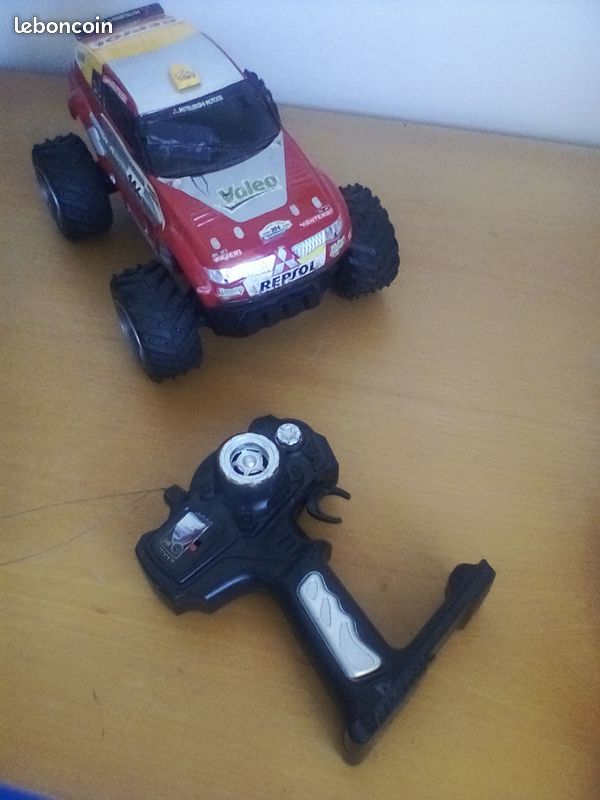 Mitsubishi Pajero Radiocommand�  Ech 1/18 TBE 5 Eur 5 Nice (06)