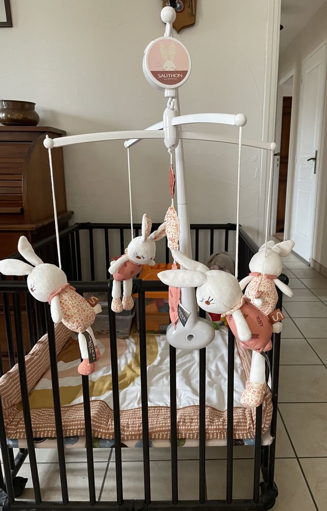 Mobile musical pour b�b� 20 Avallon (89)