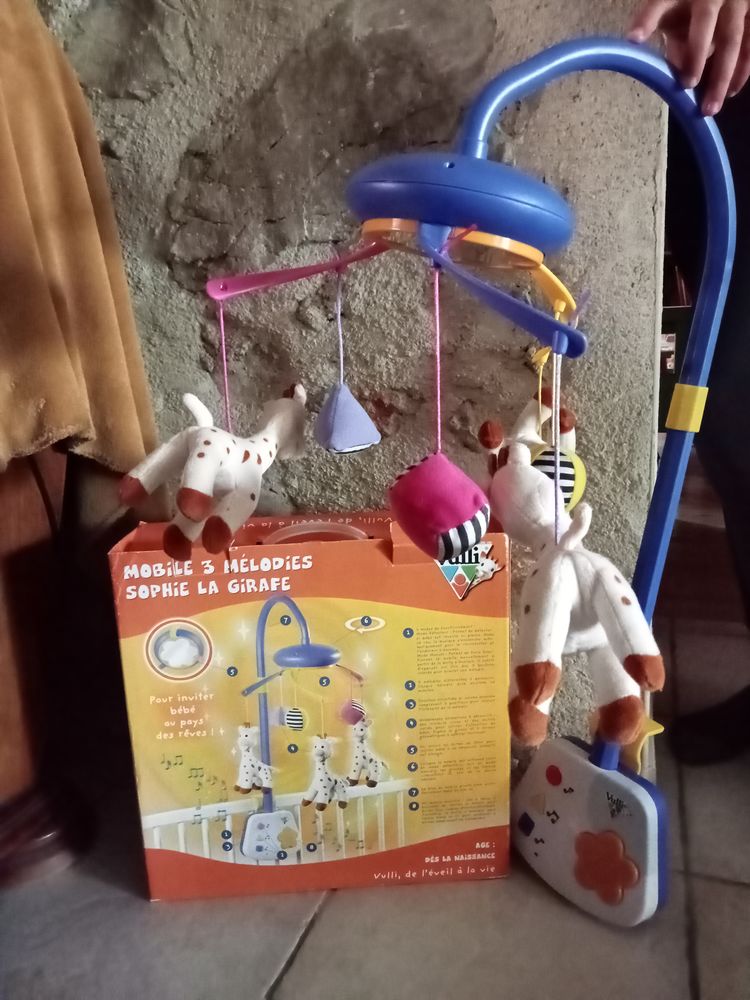 Mobile musical Sophie la Girafe 12 Opoul-P�rillos (66)