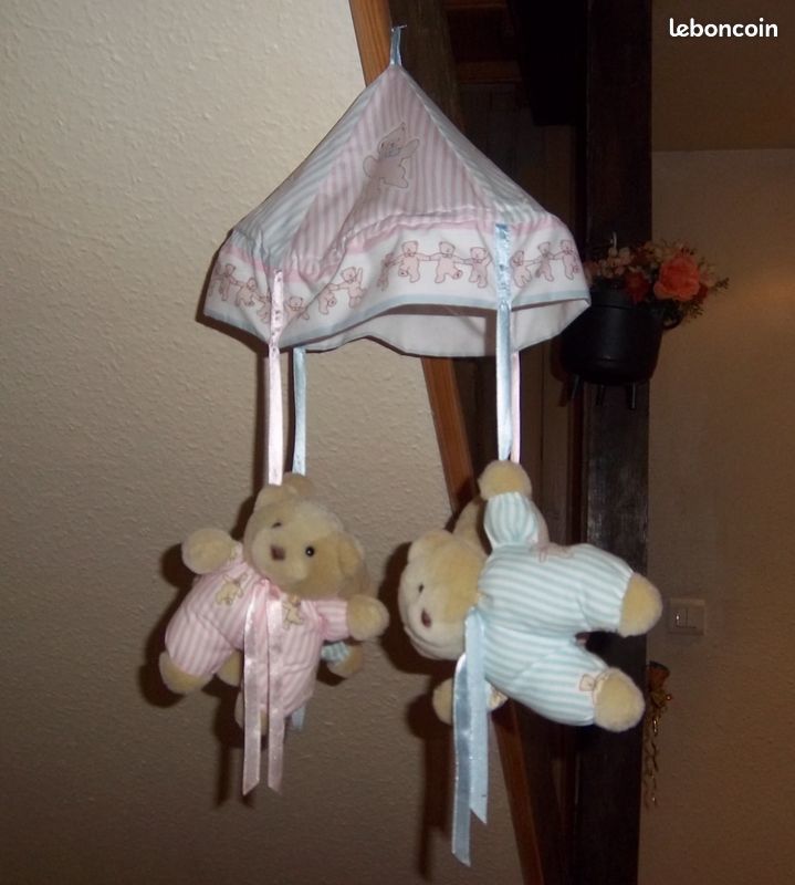 Mobile 4 petits ours pour b�b� 2 Colombier-Fontaine (25)