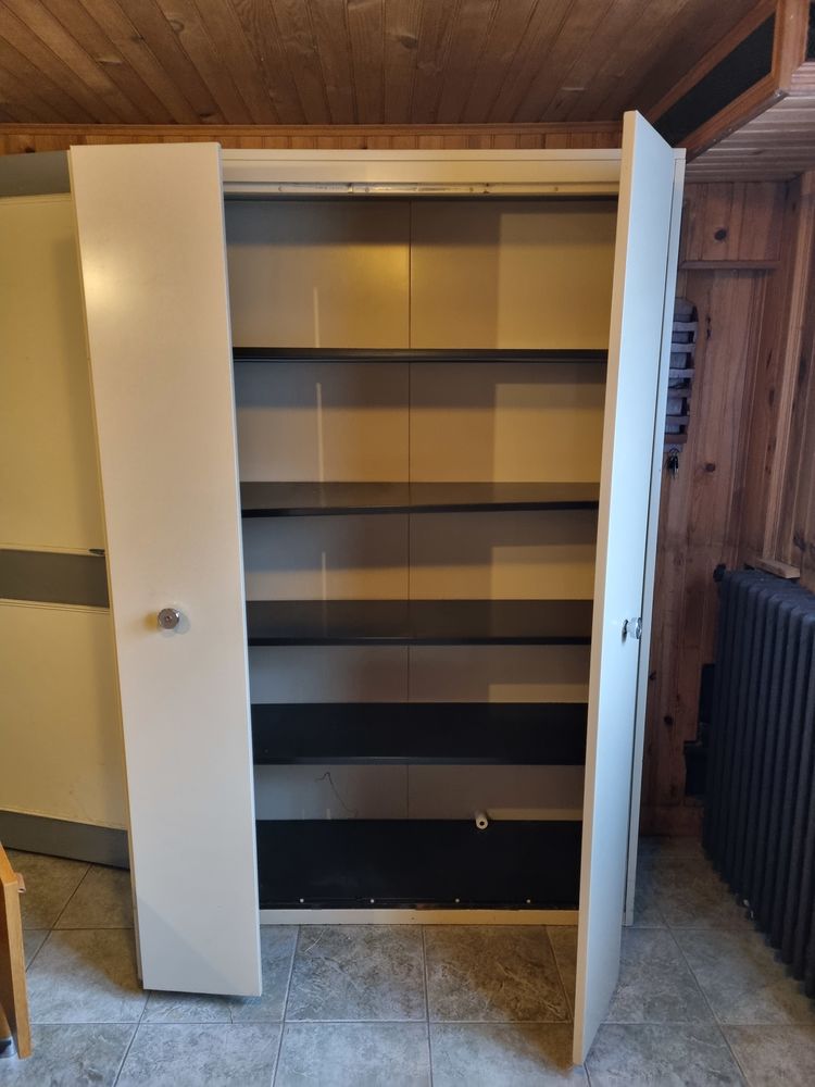 Mobilier de bureau (4 pieces) 200 Boissy-Saint-L�ger (94)