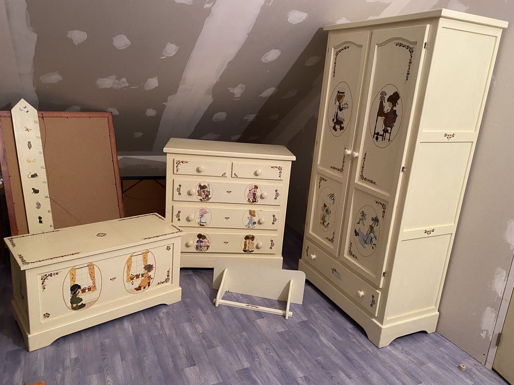 Mobilier chambre enfants tr�s bon �tat 260 Allonne (60)