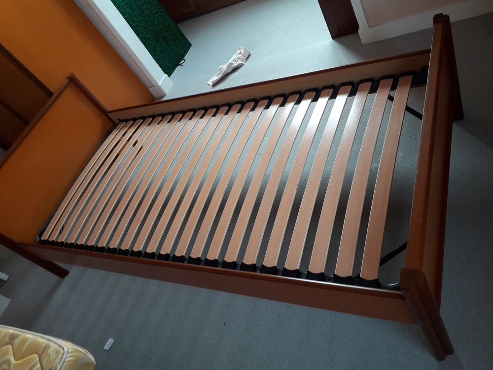 Mobilier pour chambre (lit-armoire-bureau......) 150 Le Pouliguen (44)