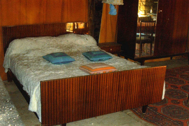 Mobilier vintage 
Chambre à coucher ( armoire - lit )
0 Saint-Mesmin (85)