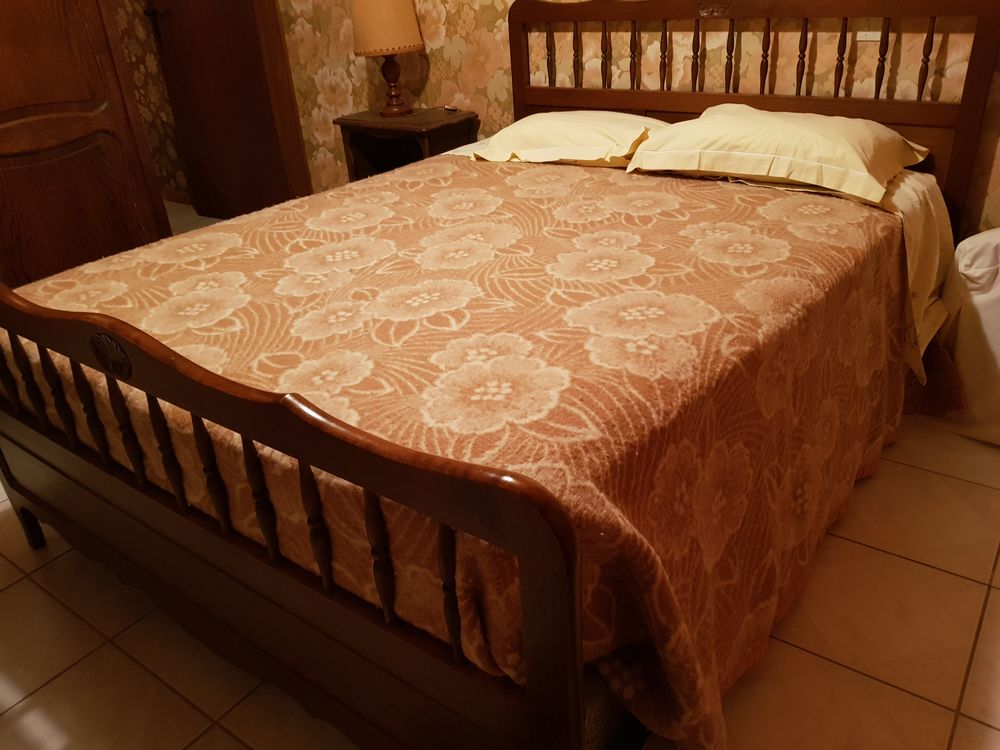 Mobiliers de chambre � coucher 170 Th�nes (74)