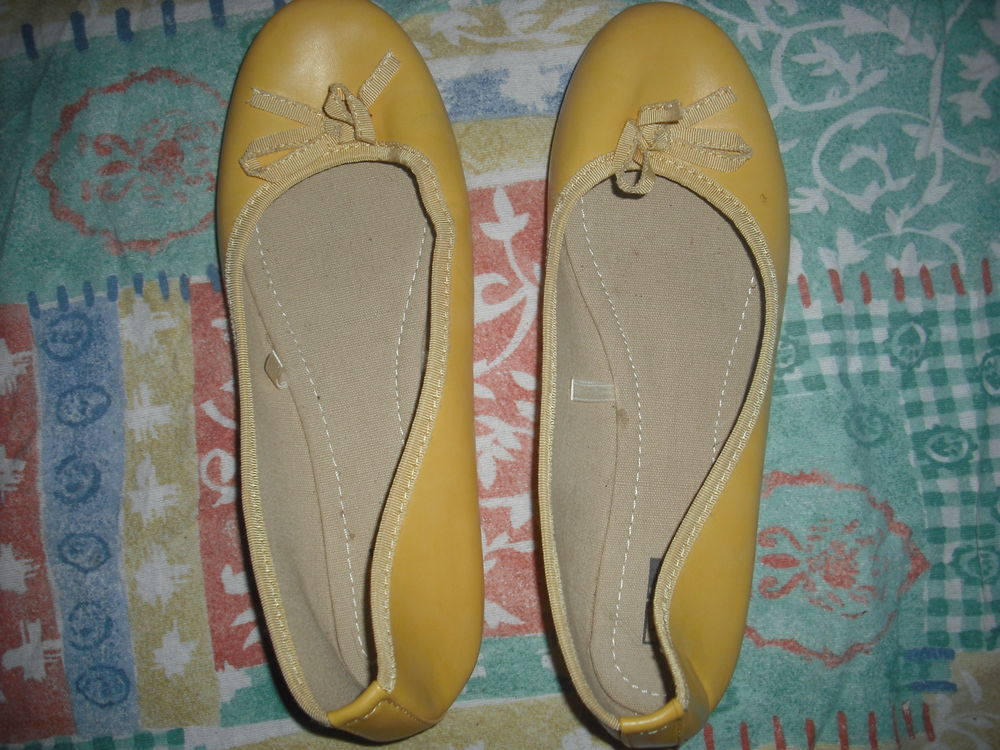 mocassin jaunes taille40 4 Puym�ras (84)