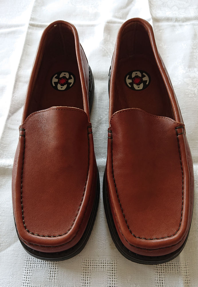 MOCASSINS CUIR FAUVE JAMAIS PORTES 50 Luynes (13)