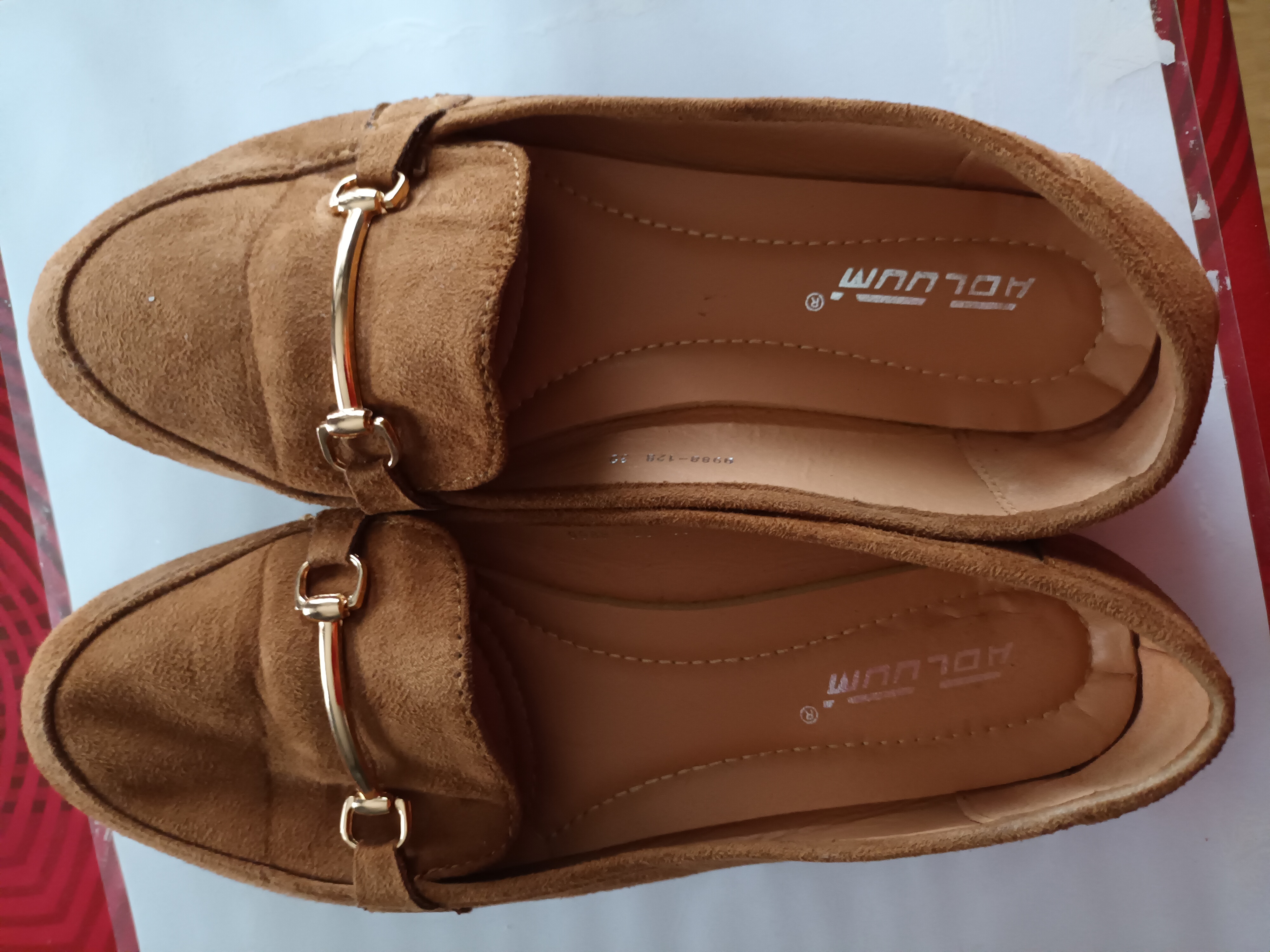 Mocassins su�dine. 8 Saint-Ouen-l'Aum�ne (95)