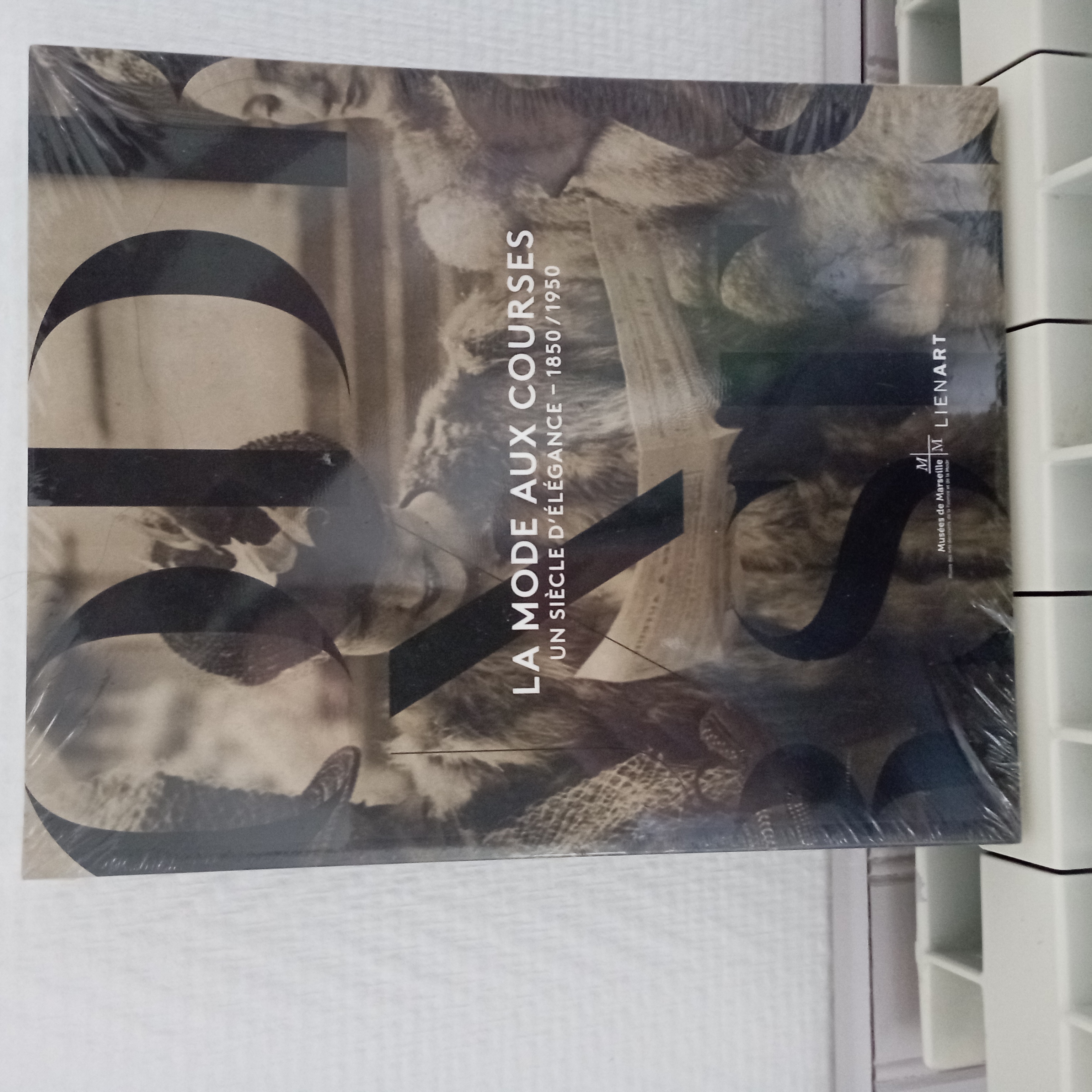 La Mode aux Courses 1850 � 1950
20 La Machine (58)