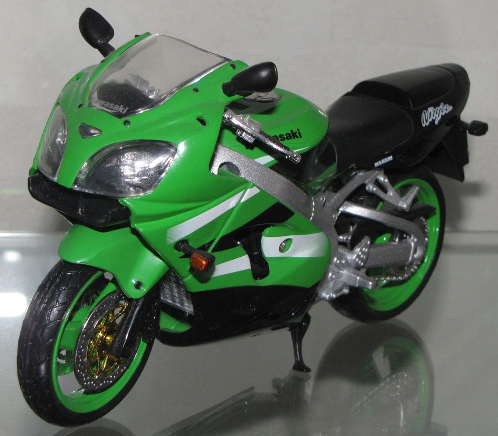 Mod�les r�duits 1/10 - moto 40 Ch�tenay-Malabry (92)