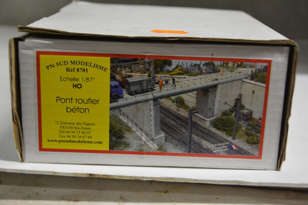 modelisme ferroviaire HO PONT ROUTIER BETON SUD MODELISME 40 Sainte-Genevi�ve-des-Bois (91)
