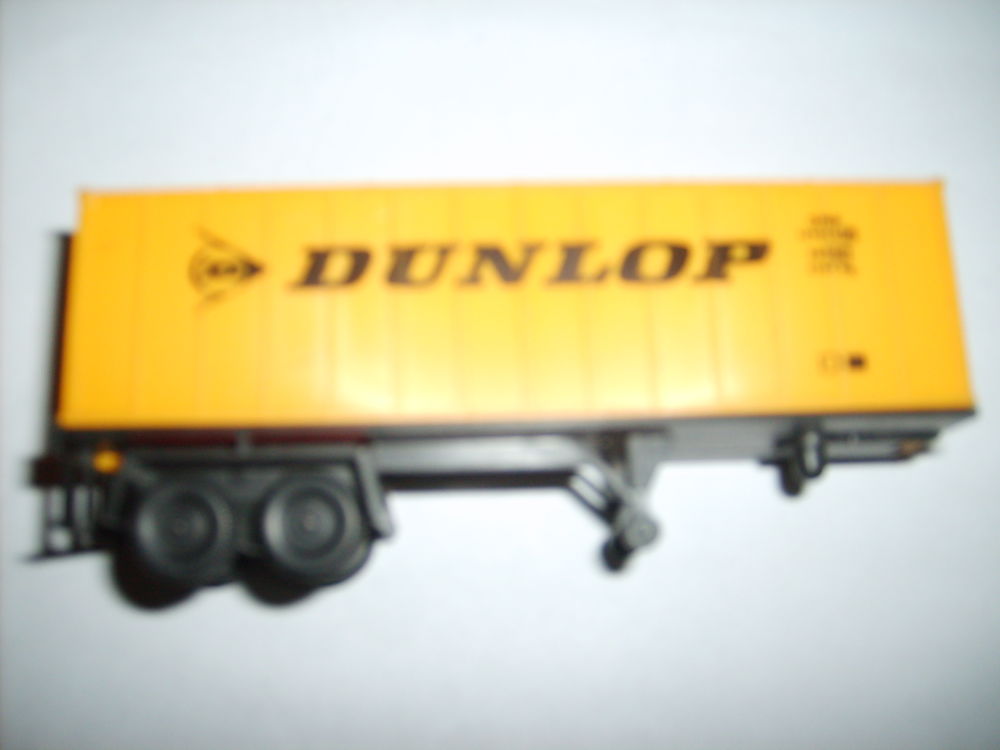 Mod�lisme Ferroviaire HO 1/87 e
Remorque DUNLOP LIMA 8 Saint-Priest-sous-Aixe (87)