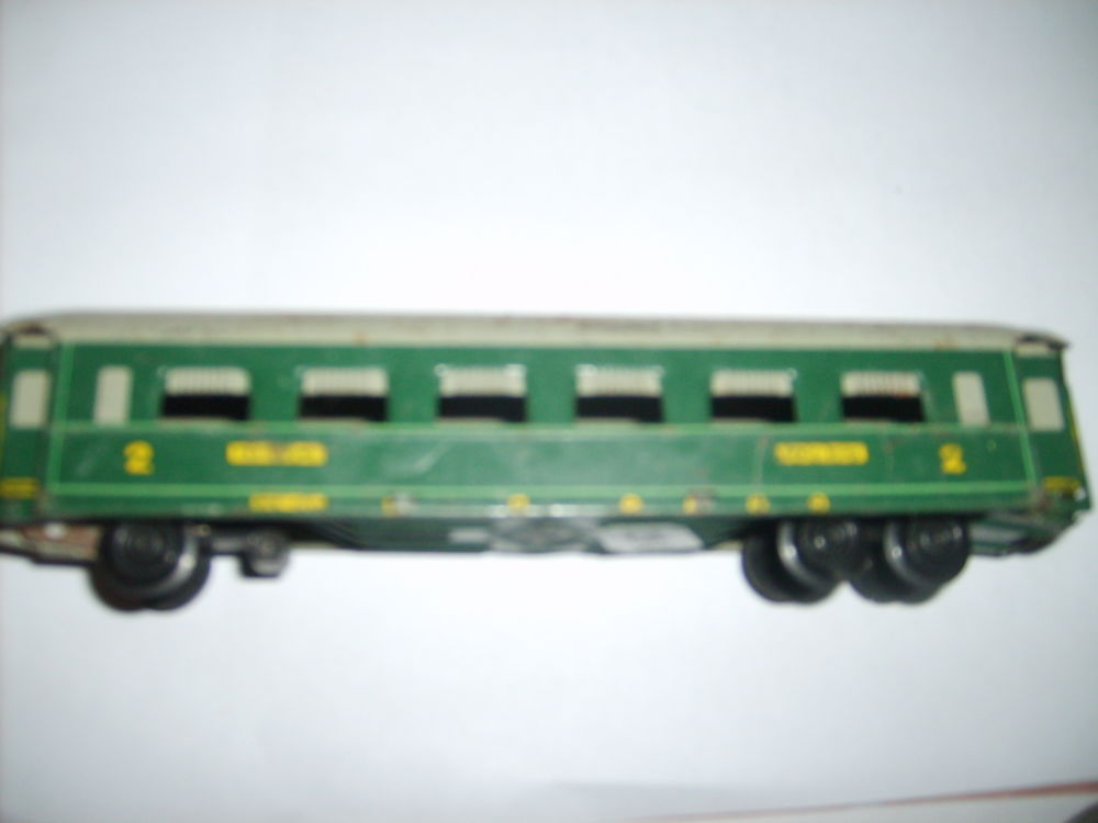 Mod�lisme Ferroviaire Wagon Paris-Rome en t�le 2e classe 12 Saint-Priest-sous-Aixe (87)