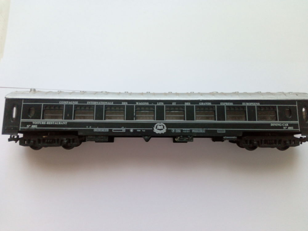 Mod�lisme ferroviaire. Wagon voiture restaurant ho 1/87 15 Saint-Priest-sous-Aixe (87)