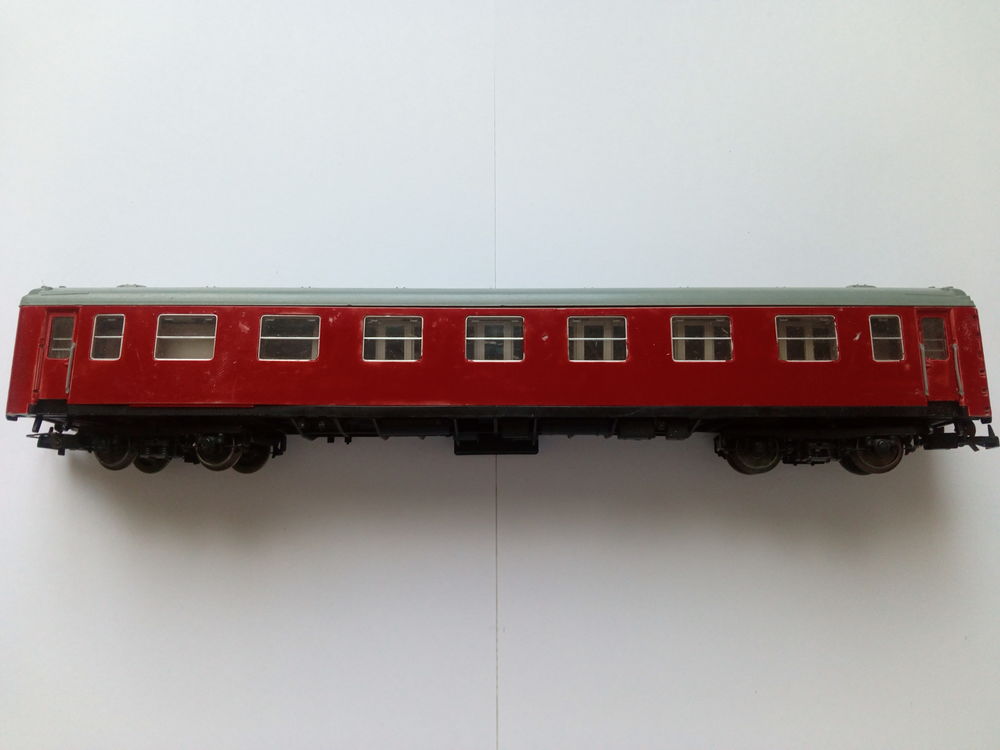 Mod�lisme ferroviaire Wagon voyageurs rouge Ho 1/87e 10 Saint-Priest-sous-Aixe (87)