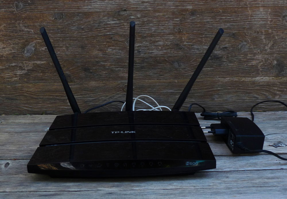 Modem routeur VDSL2/ADSL2+ Gigabit WiFi Double Bande N600 TP 30 Hy�res (83)