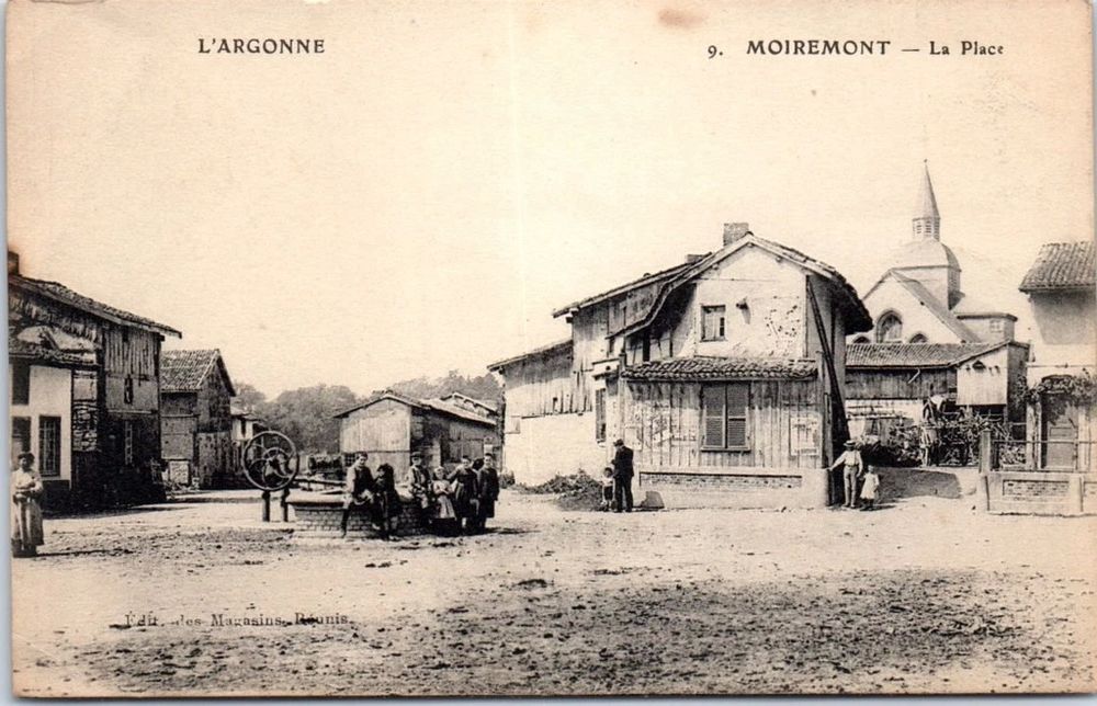 Cpa du 51 - MOIREMONT , la Place. 3.3 Lucheux (80)