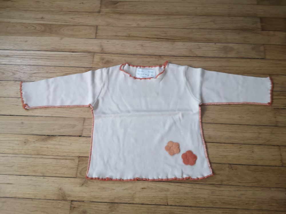 F 13 (11) - 12 mois - Tee-shirt beige  Zora  1 Paris 13 (75)