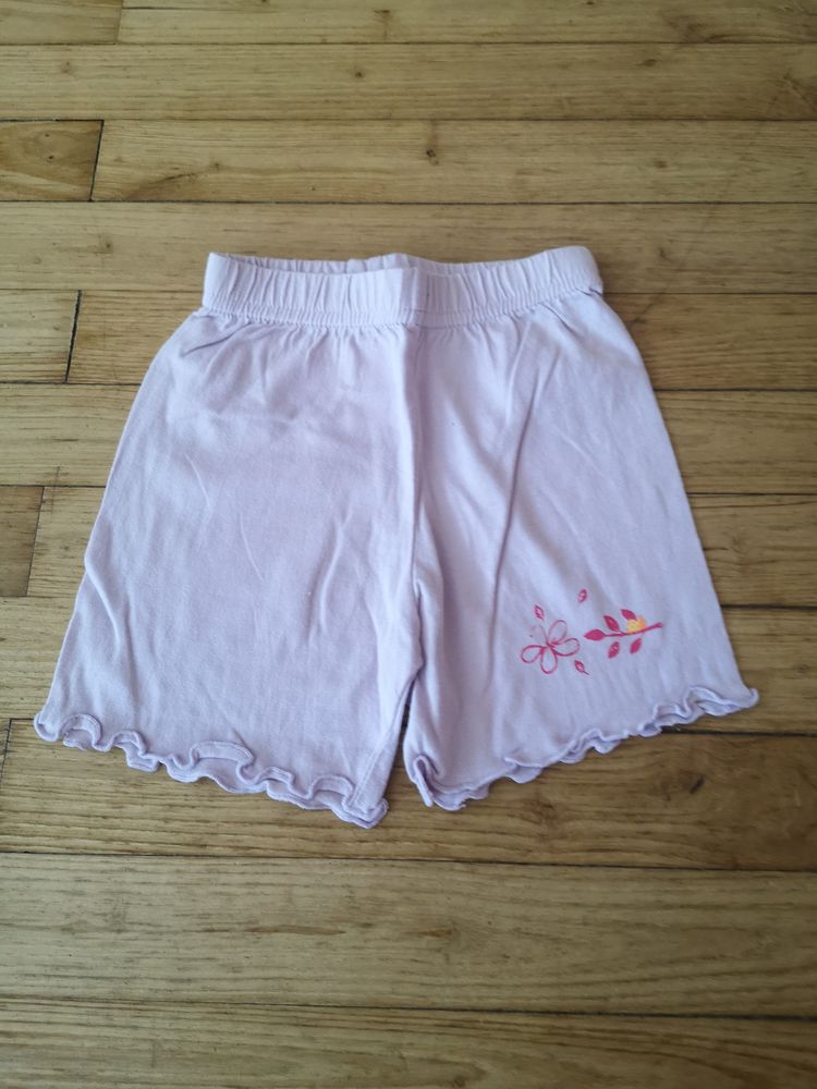 F 13 (10) - 6 mois - Short mauve 0 Paris 13 (75)