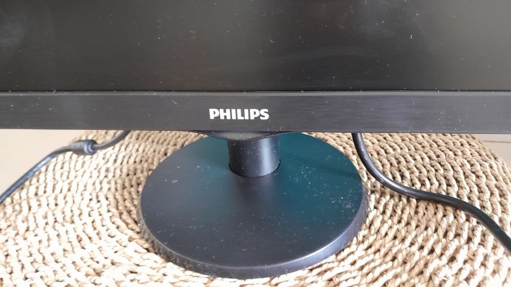 MONITOR PHILIPS NEUF LCD V- LINE 18,5(47 CM) 50 Lyon 4 (69)