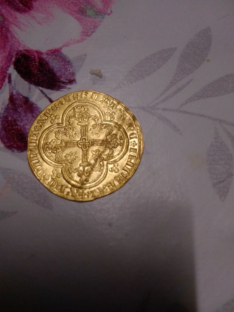Monnaie or feodale 18 carats Jean le bon
4500 Chauny (02)