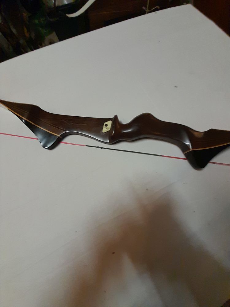 Arc monobloc Yamaha 28 livres tr�s bon �tat de vernis 75 Ma�l-Carhaix (22)