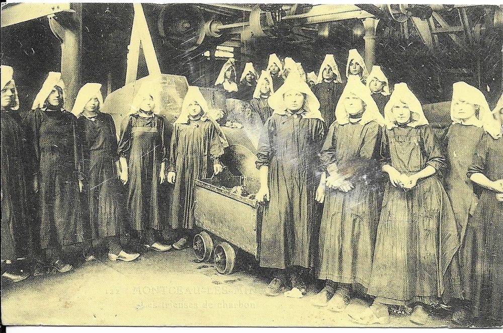 71 , Montceau les Mines , Les trieuses de charbon 5 Tours (37)