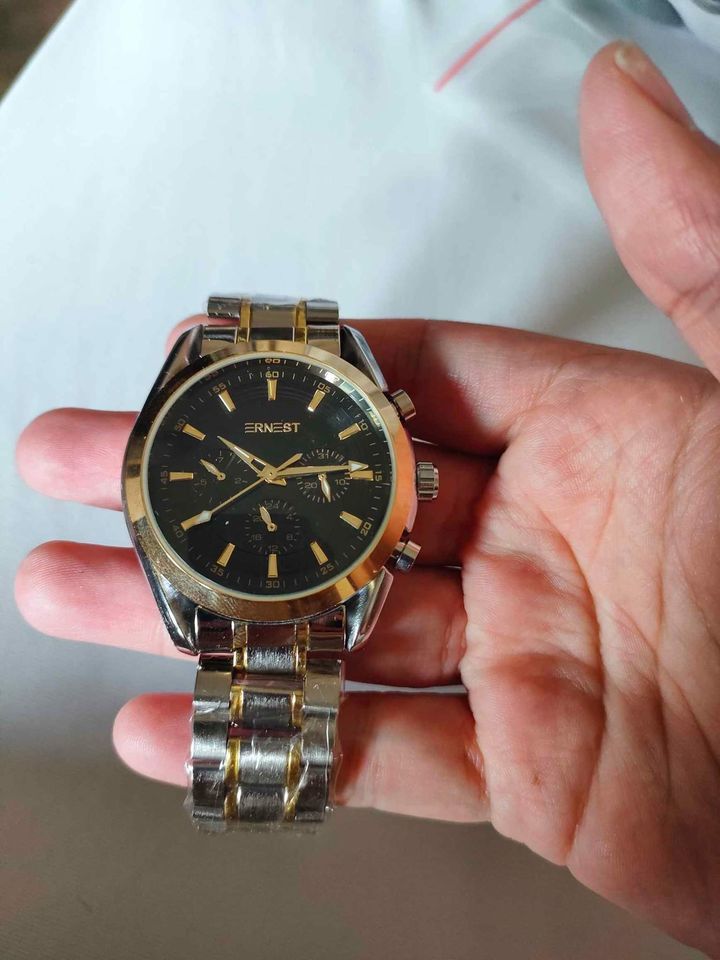 montre automatique  Noire �tanche
40 Sartrouville (78)