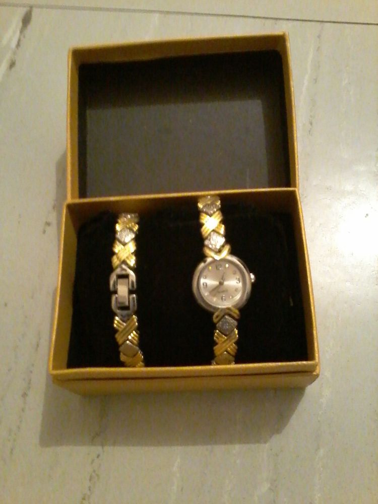 montre et le bracelet assorti pour offrir 40 Tourcoing (59)
