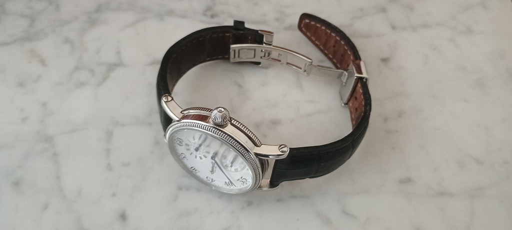 Montre-bracelet Hamilton Kaki gmt cadran blanc bracelet noir 350 Ispoure (64)