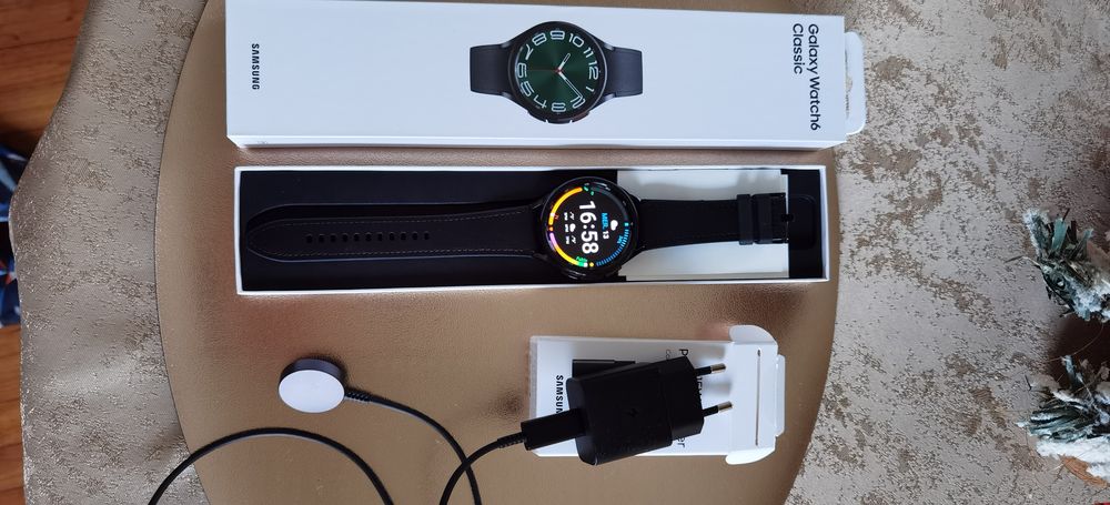 Montre connect�e samsung galaxie watch 6 47mm 220 Saint-Beno�t (86)