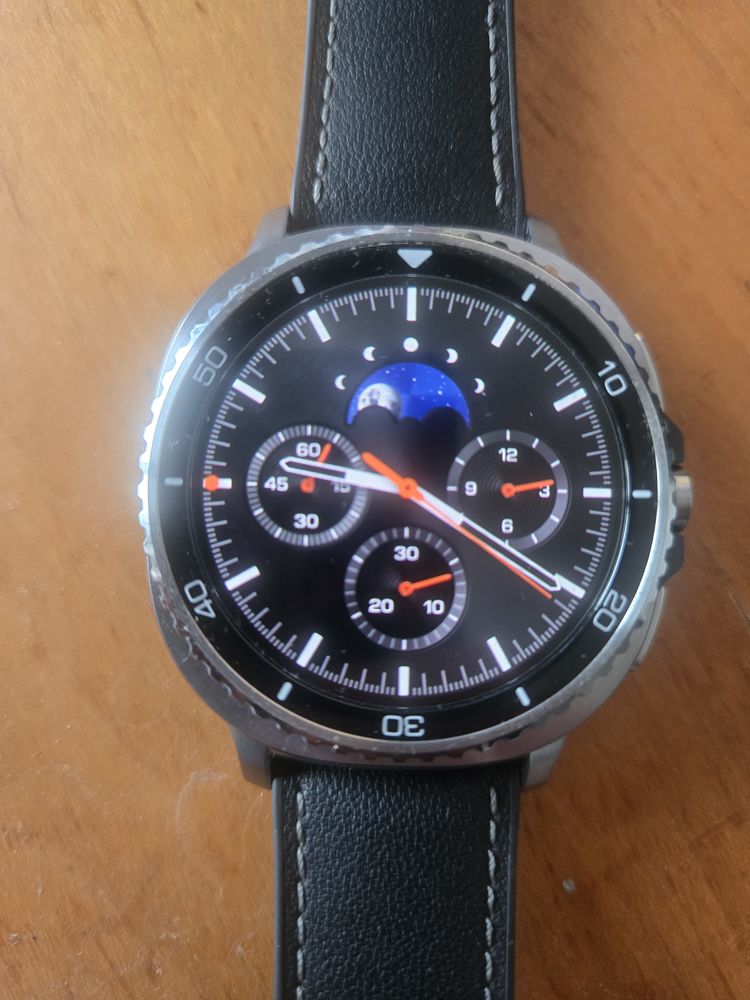 Montre connect�e 200 Antibes (06)