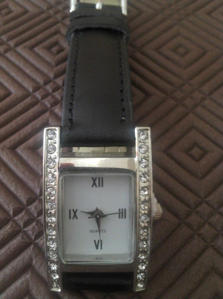 Montre �l�gante avec bracelet en cuir et strass 5 Veauche (42)