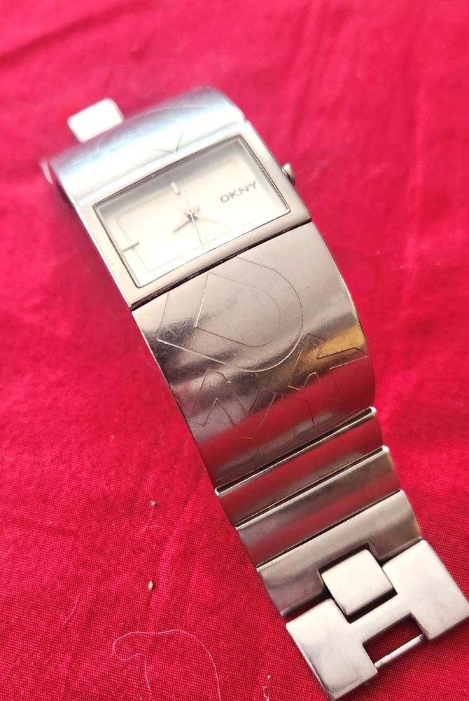 Montre Femme DKNY ? �l�gance New-Yorkaise 105 Digne-les-Bains (04)