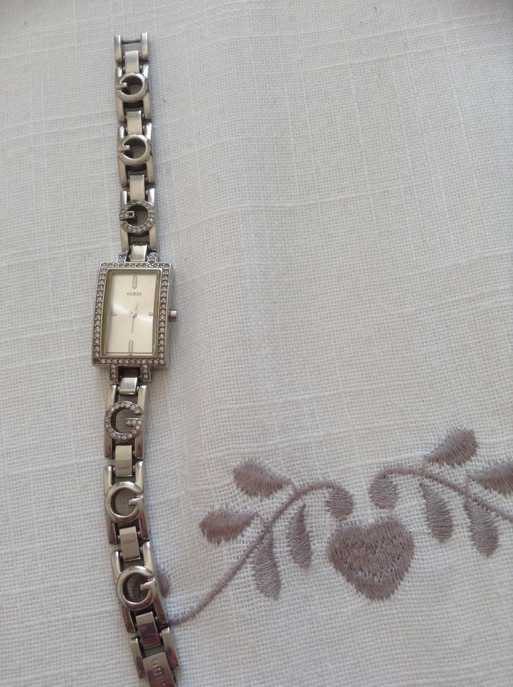 montre femme Guess 25 Paris 12 (75)