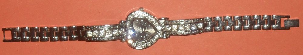 Montre Femme Stainless Steel Back en forme de c?ur 50 Montreuil (93)