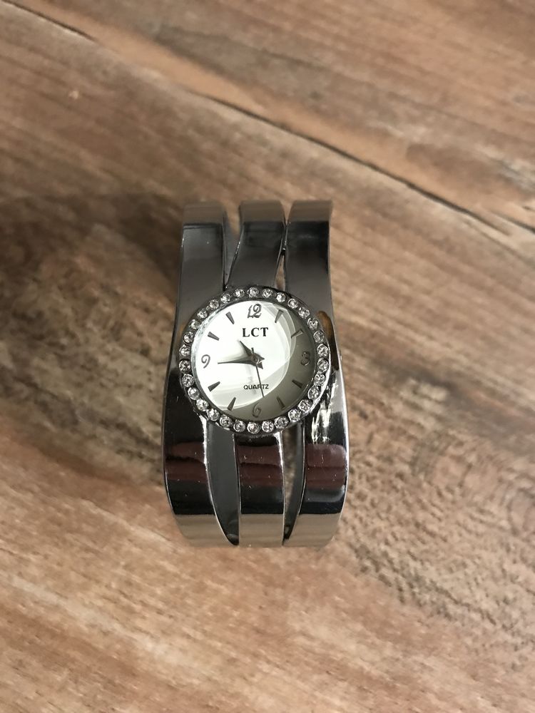 Montre femme �� LCT �� 15 Saleilles (66)