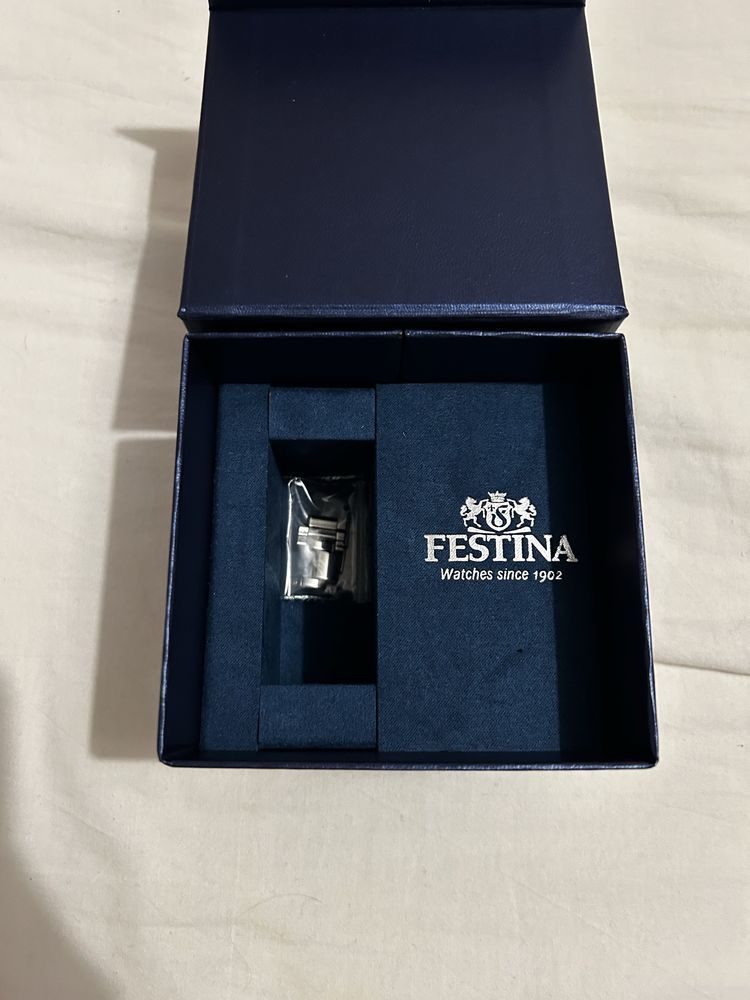 montre festina bleu neuve 55 Saint-Germain-en-Laye (78)