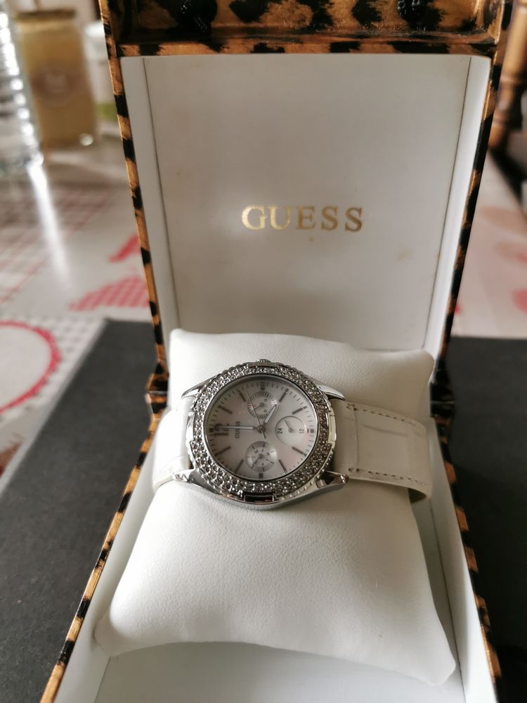 Montre Guess 110 Charleville (51)