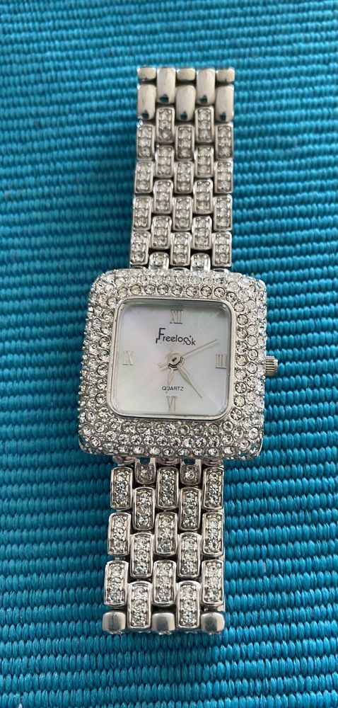 Montre  �Habill�e  � 120 Az� (41)