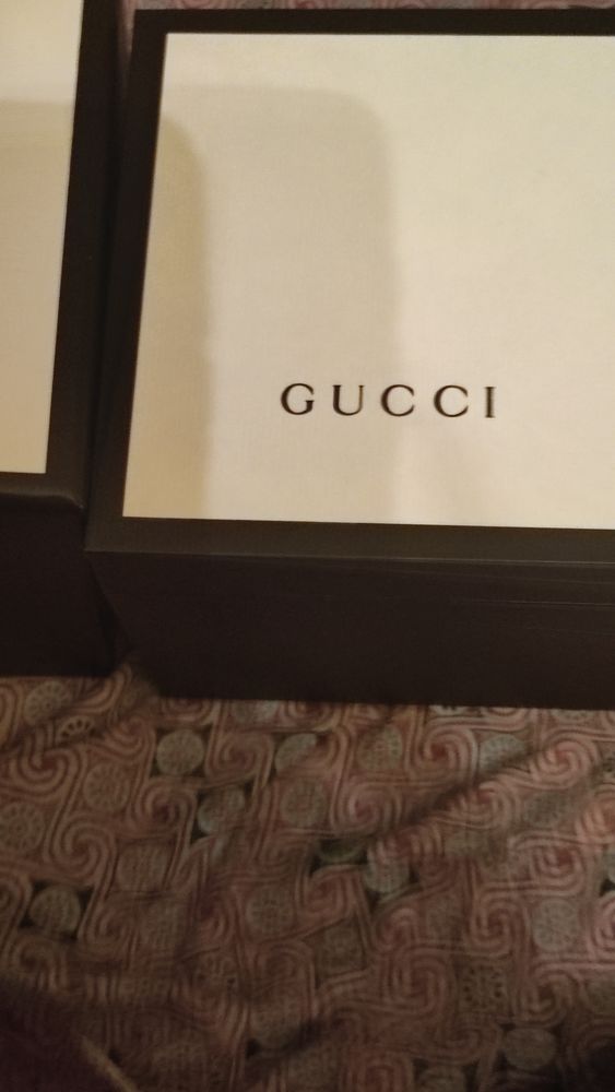 montre haut de gamme Gucci avec certificat , �crin d'origine 1350 Verneuil-sur-Seine (78)