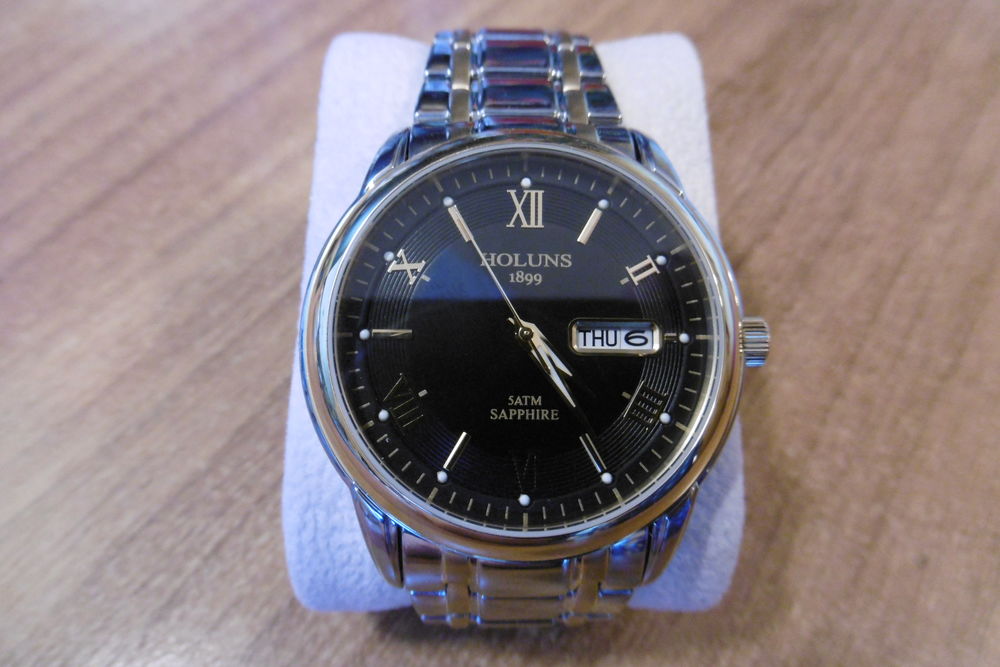 Montre Holuns NEUVE jamais port�e
79 La Chapelle-sur-Erdre (44)