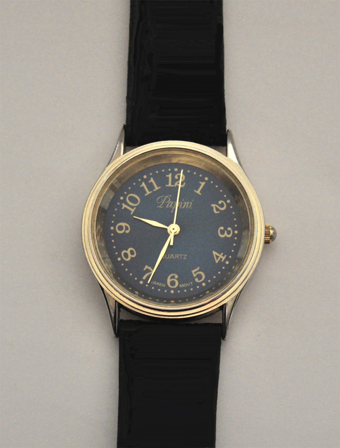 Montre homme ou femme, cadran bleu, boiti� dor�, 28 Orl�ans (45)