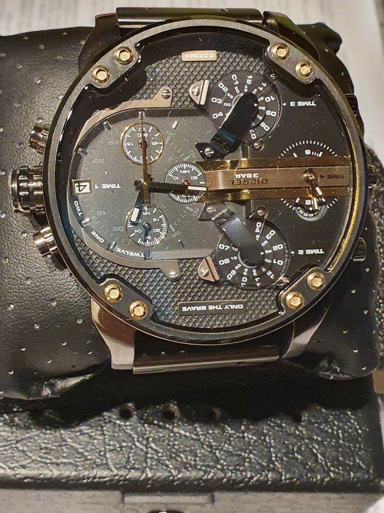 Montre de marque   DIESEL  . 0 Rougemont-le-Ch�teau (90)