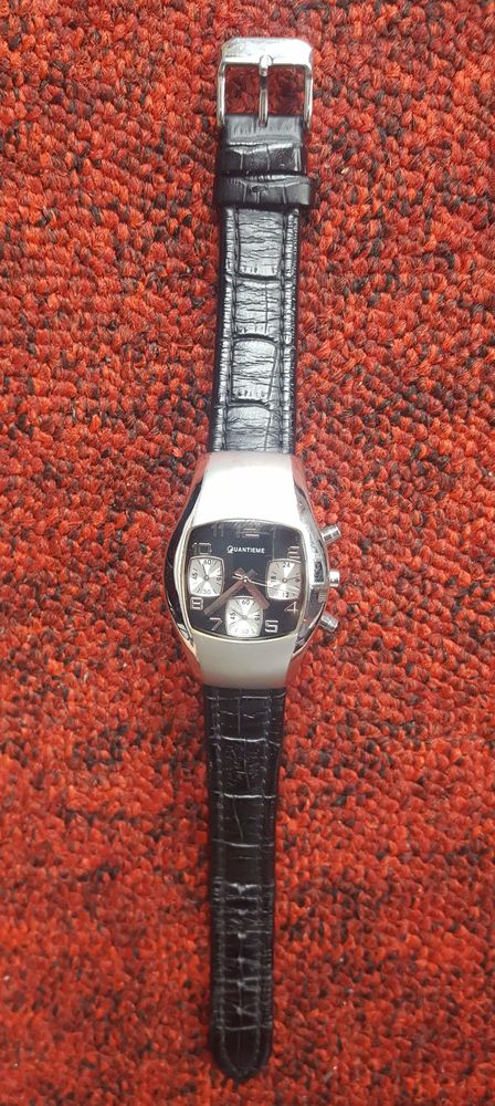 Montre QUANTIEME V�ritable, Hommes ou Femmes 31 Paris 17 (75)